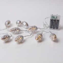 ΣΕΙΡΑ, 20 LED 5mm, ΑΣΗΜΙ ΚΟΥΚΟΥΝΑΡΙΑ, ΜΠΑΤΑΡΙΑΣ 3xAA, ΧΡΟΝΟΔΙΑΚΟΠΤΗ, ΔΙΑΦΑΝΟ PVC ΚΑΛΩΔΙΟ, ΘΕΡΜΟ ΛΕΥΚΟ LED ΑΝΑ 15cm, ΠΡΟΕΚΤΑΣΗ ΠΑΡΟΧΗΣ 30cm, IP20